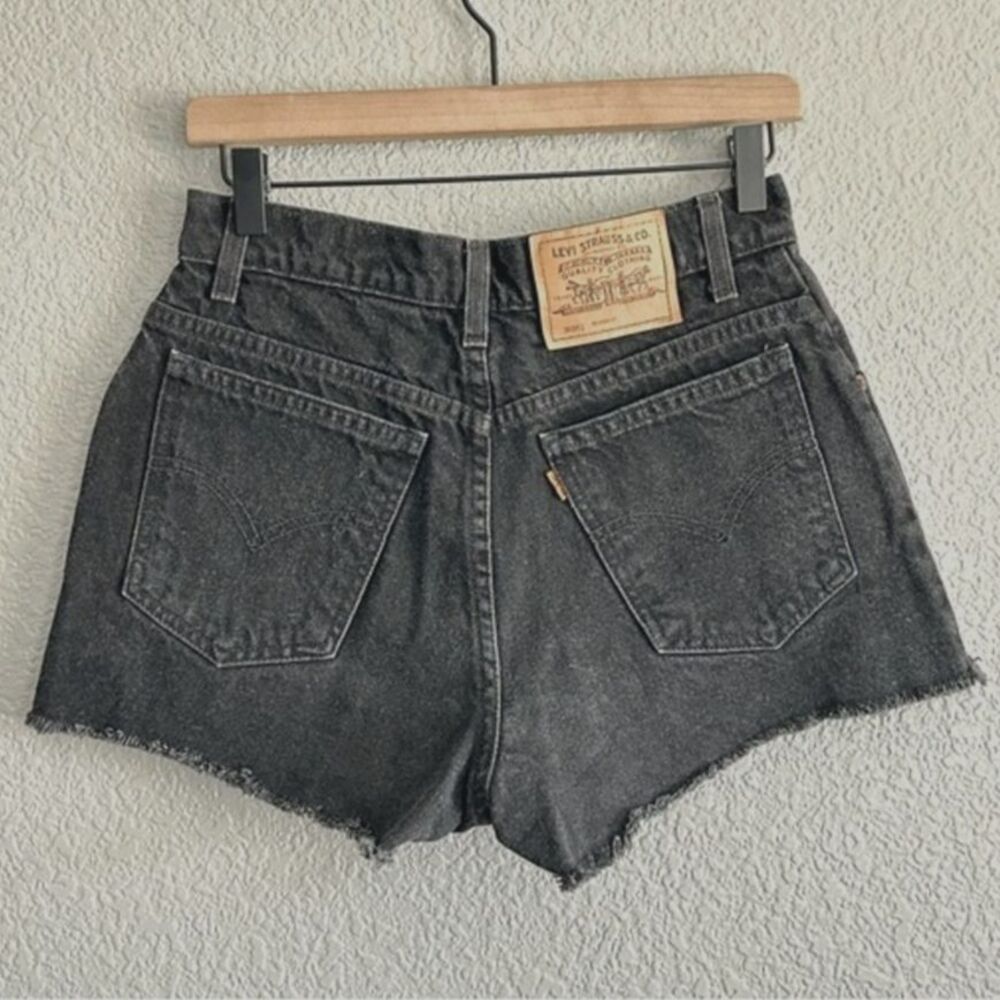 Vtg Levi’s 951 Shorts Relaxed Fit Cutoff Black Denim Raw Hem Hi Rise Womens Sz 6 - Picture 2 of 5